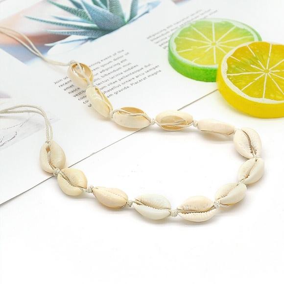 'Shoreline' White Shell Beach Choker Necklace - Picture 8 of 11